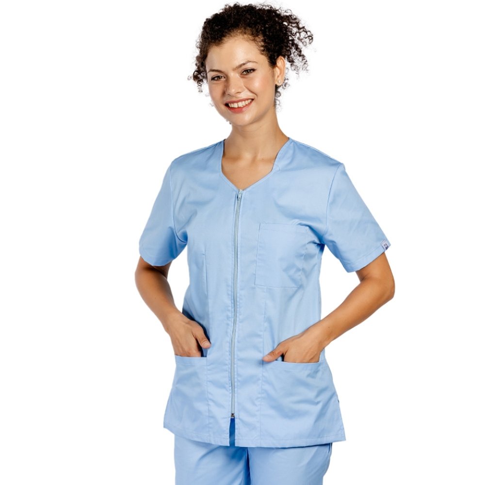 Costum medical personalizat prin broderie, cu elastan, bluza cu fermoar cambrata, trei buzunare aplicate si pantaloni cu snur