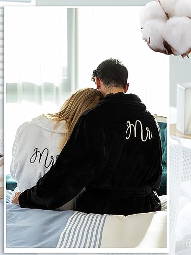 Halat de baie personalizate prin broderie pe spate Mr & Mrs